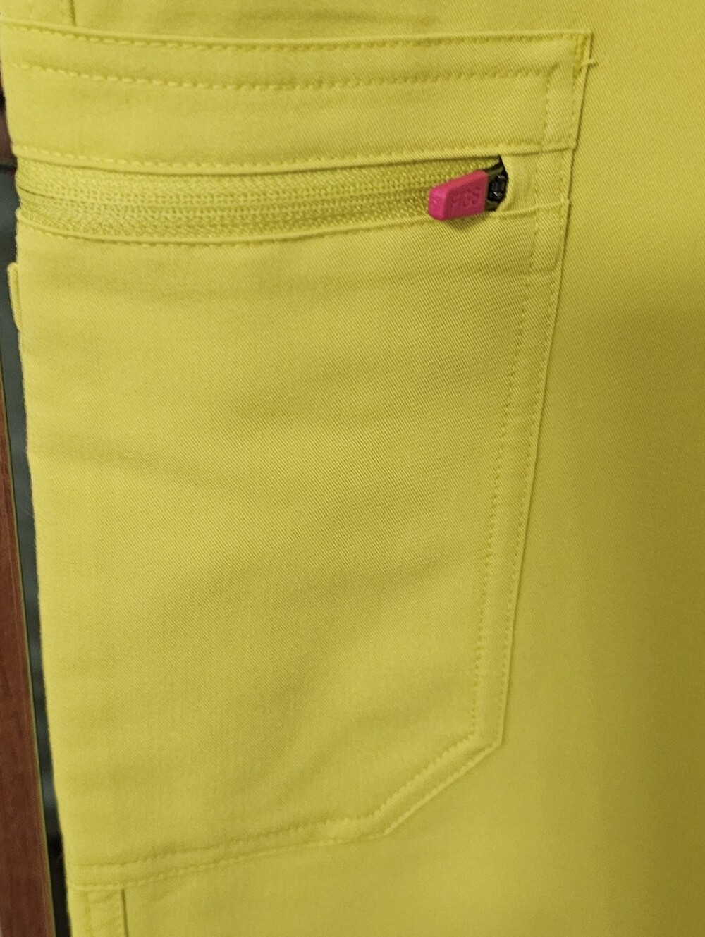 Figs Size xxs Scrub Pants with Pink Drawstring Technical Collection NWOT - Picture 3 of 5